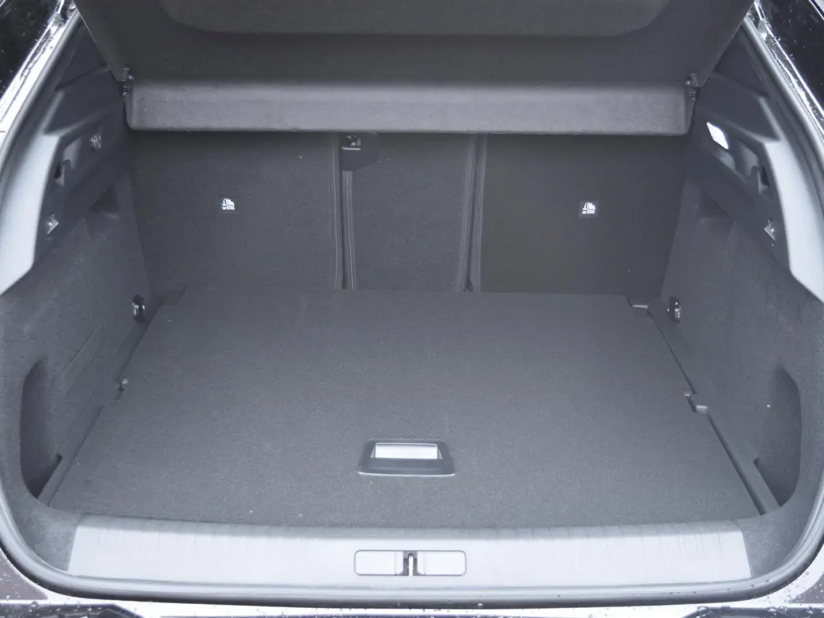 GT Long Range 230 97 kWh Warmtepomp l 360 vision & Drive Assist Pack l Panoramisch schuifdak Pack