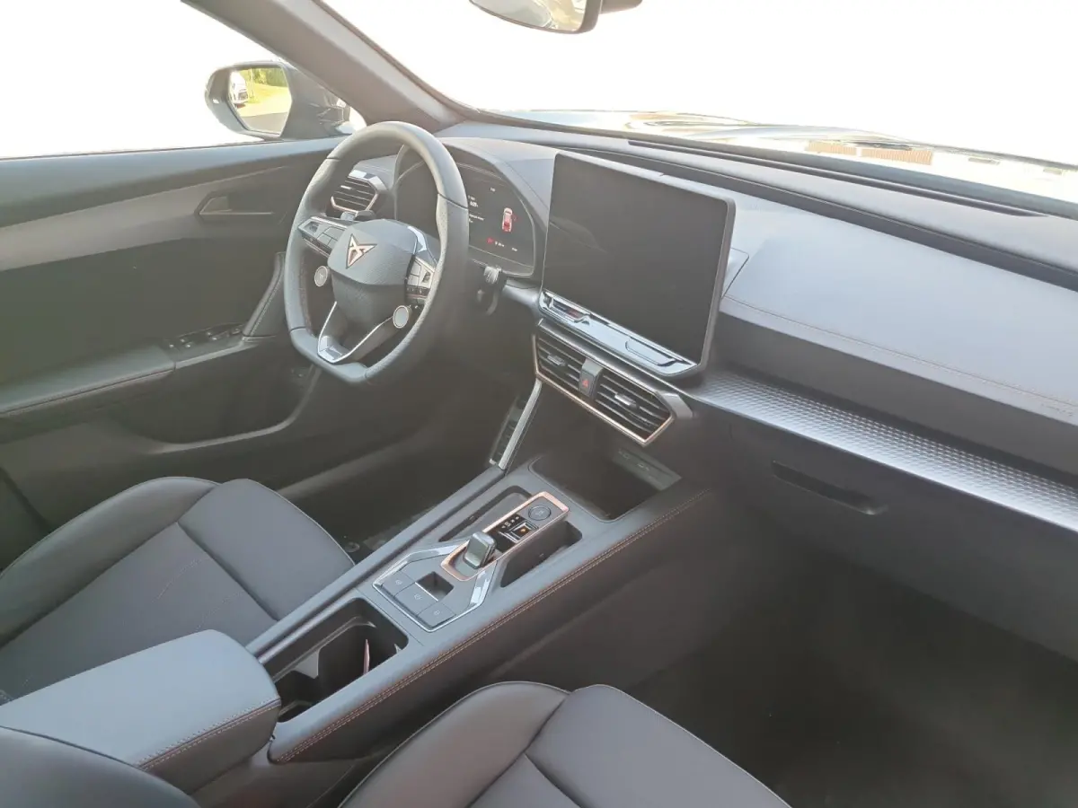 1.5 TSI e-Hybrid Business | Trekhaak | Panoramaschuifdak | Appel Carplay / Android Auto | Camera | Stoel en stuurverwarming |