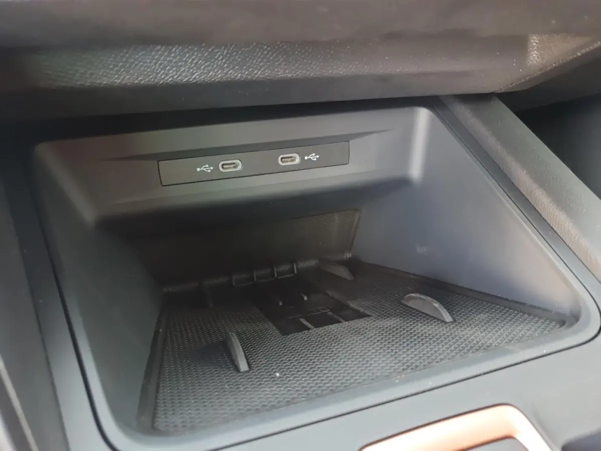 1.5 TSI e-Hybrid Business | Trekhaak | Panoramaschuifdak | Appel Carplay / Android Auto | Camera | Stoel en stuurverwarming |