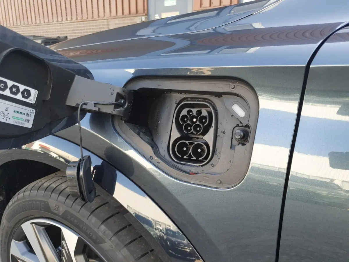 1.5 TSI e-Hybrid Business | Trekhaak | Panoramaschuifdak | Appel Carplay / Android Auto | Camera | Stoel en stuurverwarming |