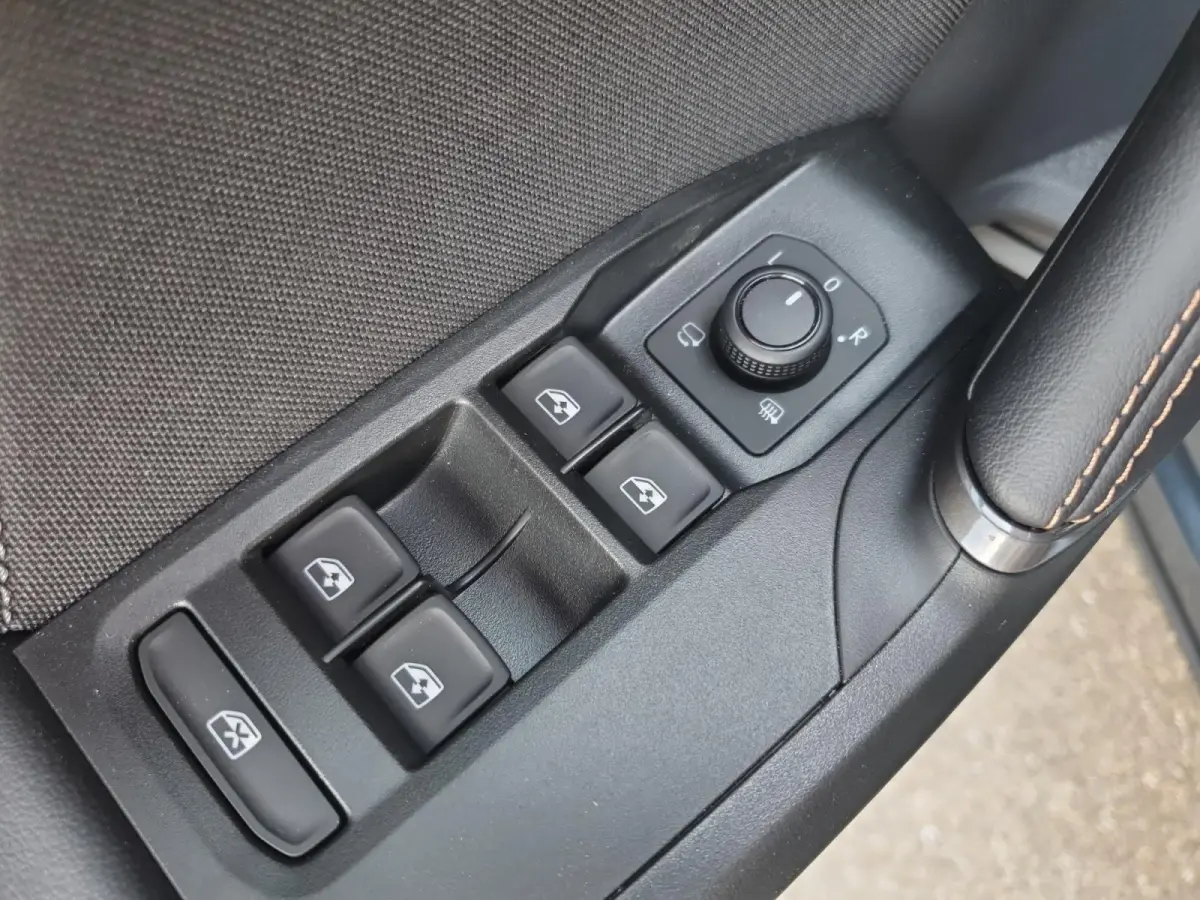 1.5 TSI e-Hybrid Business | Trekhaak | Panoramaschuifdak | Appel Carplay / Android Auto | Camera | Stoel en stuurverwarming |