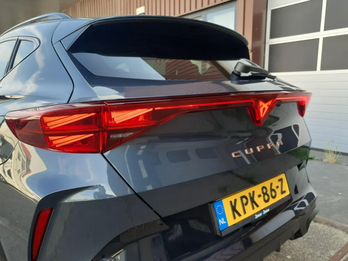 1.5 TSI e-Hybrid Business | Trekhaak | Panoramaschuifdak | Appel Carplay / Android Auto | Camera | Stoel en stuurverwarming |