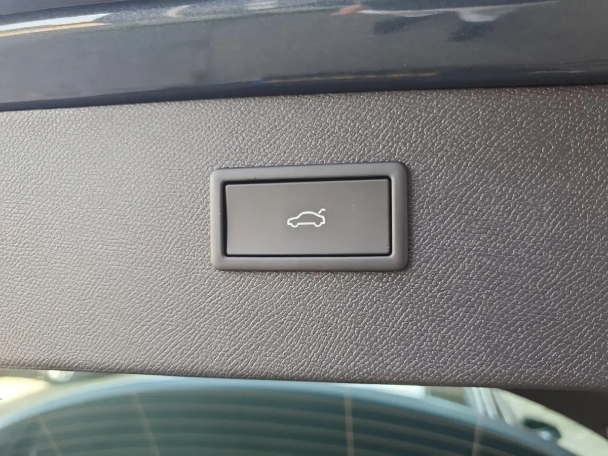 1.5 TSI e-Hybrid Business | Trekhaak | Panoramaschuifdak | Appel Carplay / Android Auto | Camera | Stoel en stuurverwarming |