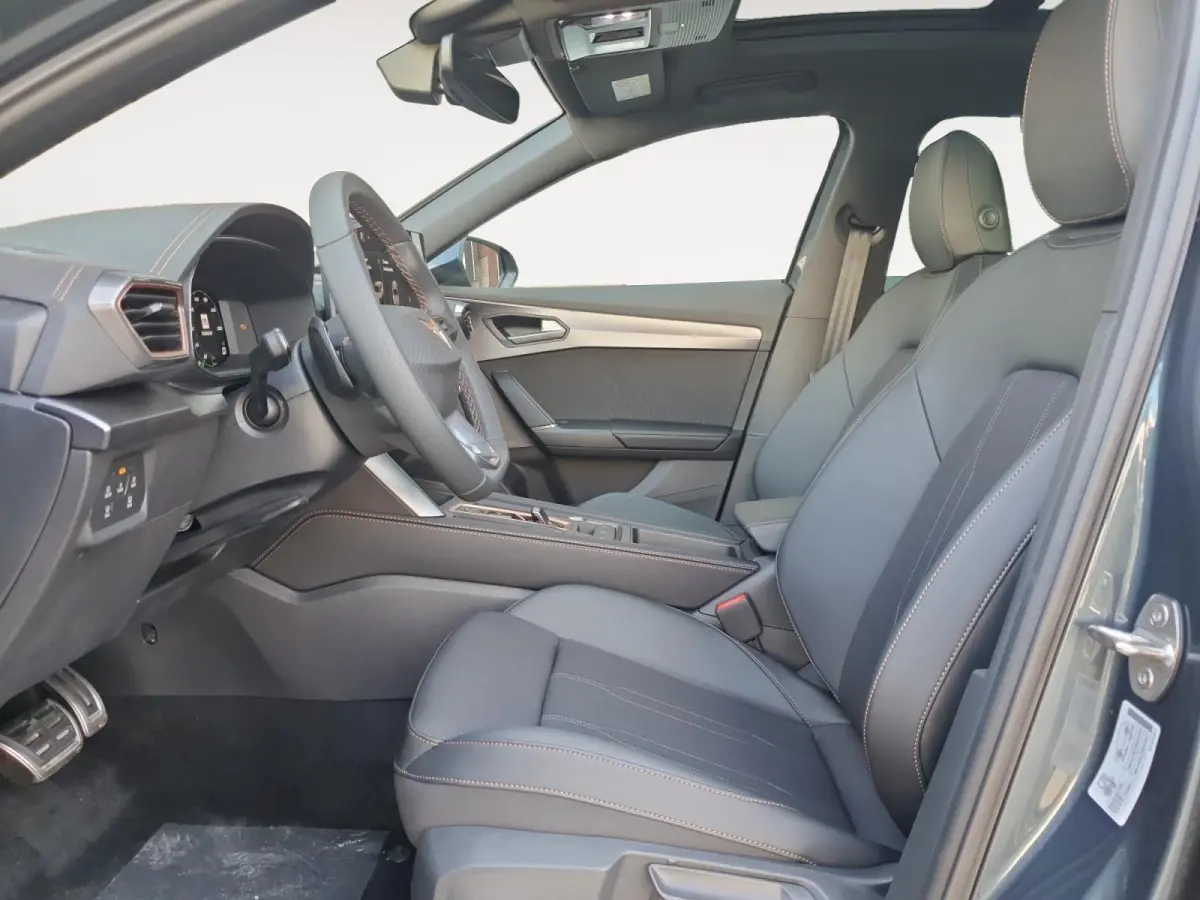 1.5 TSI e-Hybrid Business | Trekhaak | Panoramaschuifdak | Appel Carplay / Android Auto | Camera | Stoel en stuurverwarming |