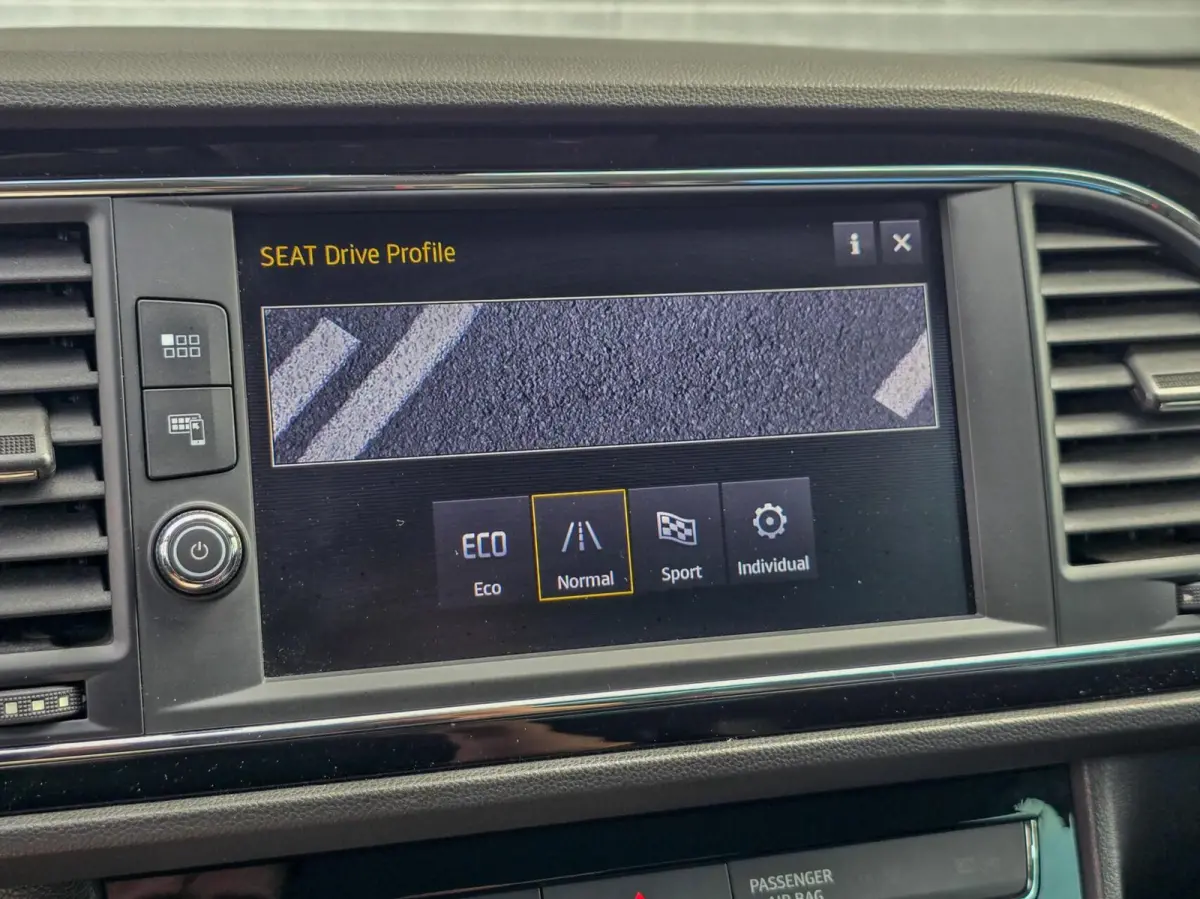 1.4 FR AUTOMAAT|CARPLAY|CAMERA|STOELVERW.