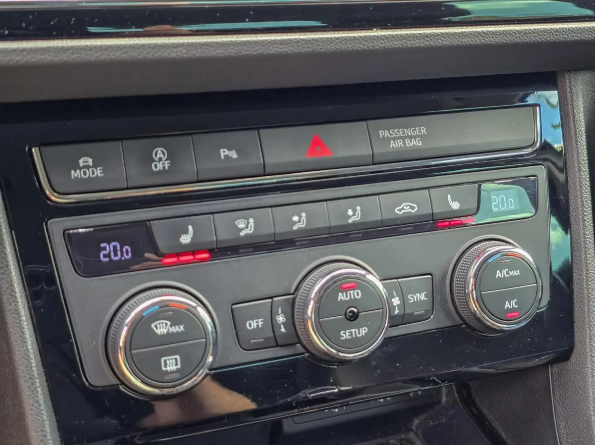 1.4 FR AUTOMAAT|CARPLAY|CAMERA|STOELVERW.
