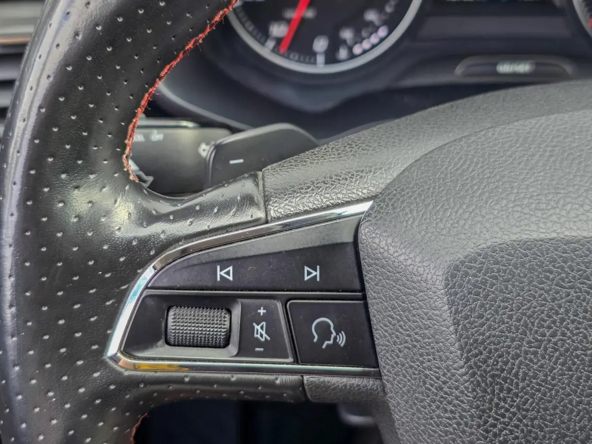 1.4 FR AUTOMAAT|CARPLAY|CAMERA|STOELVERW.