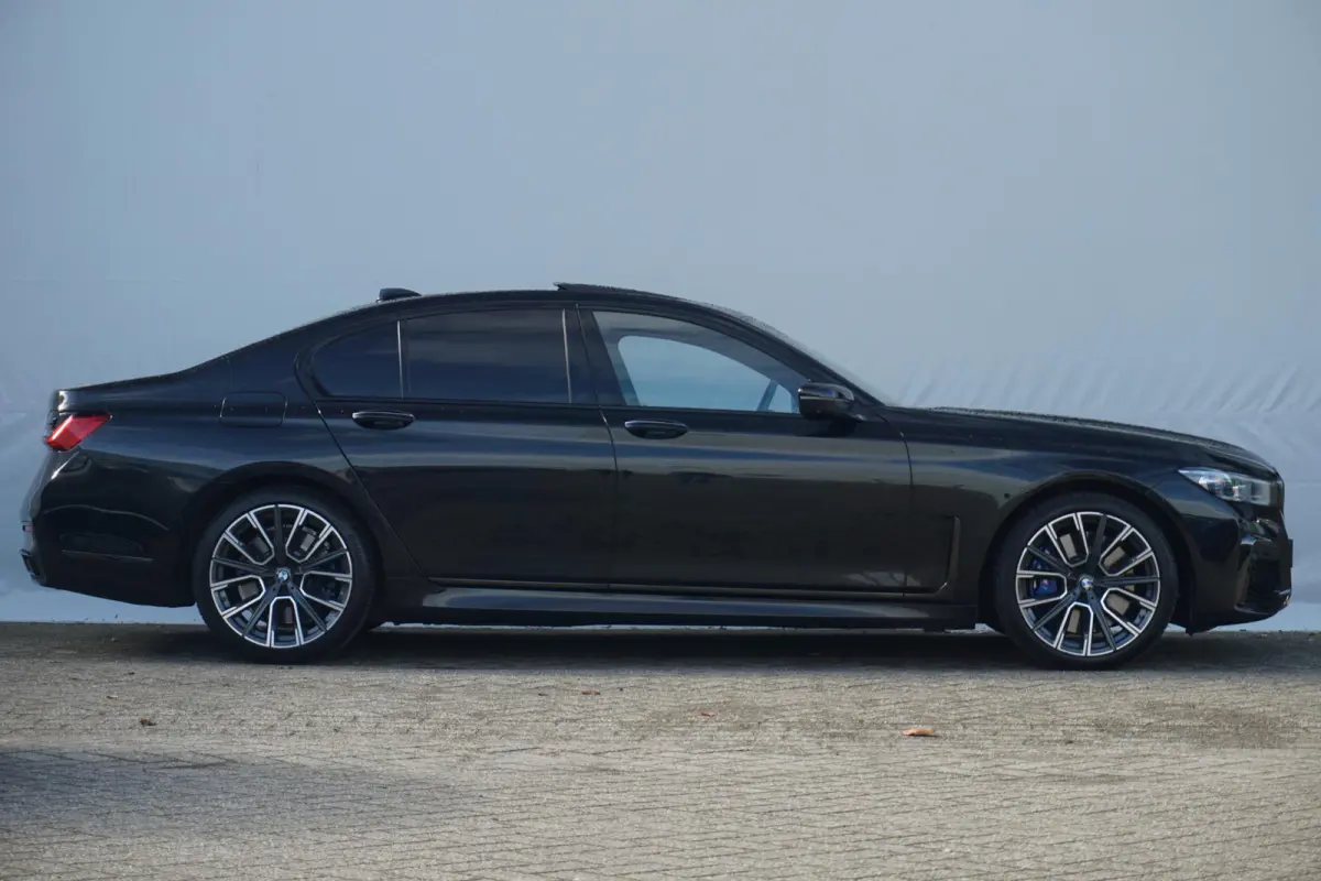 750i xDrive High Executive | Schuif-kanteldak | Bowers & Wilkins | Achterasbesturing | Driving Assistant Professional | Rondomzicht camera's