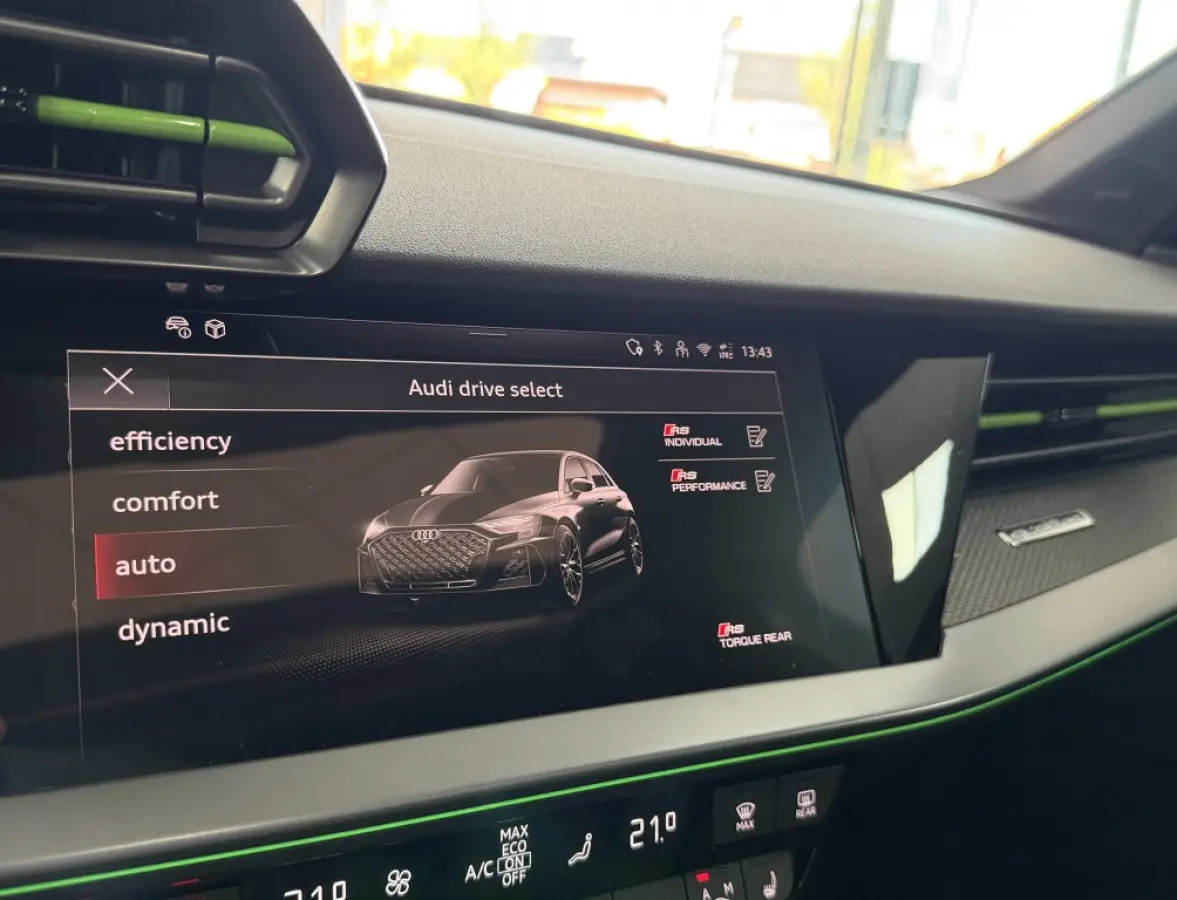 2.5 TFSI Quattro HULK ED. CARBON PANO