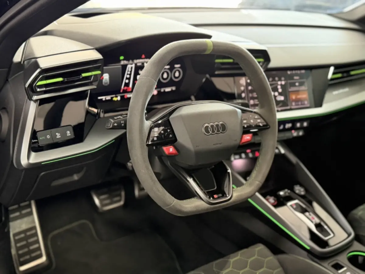 2.5 TFSI Quattro HULK ED. CARBON PANO