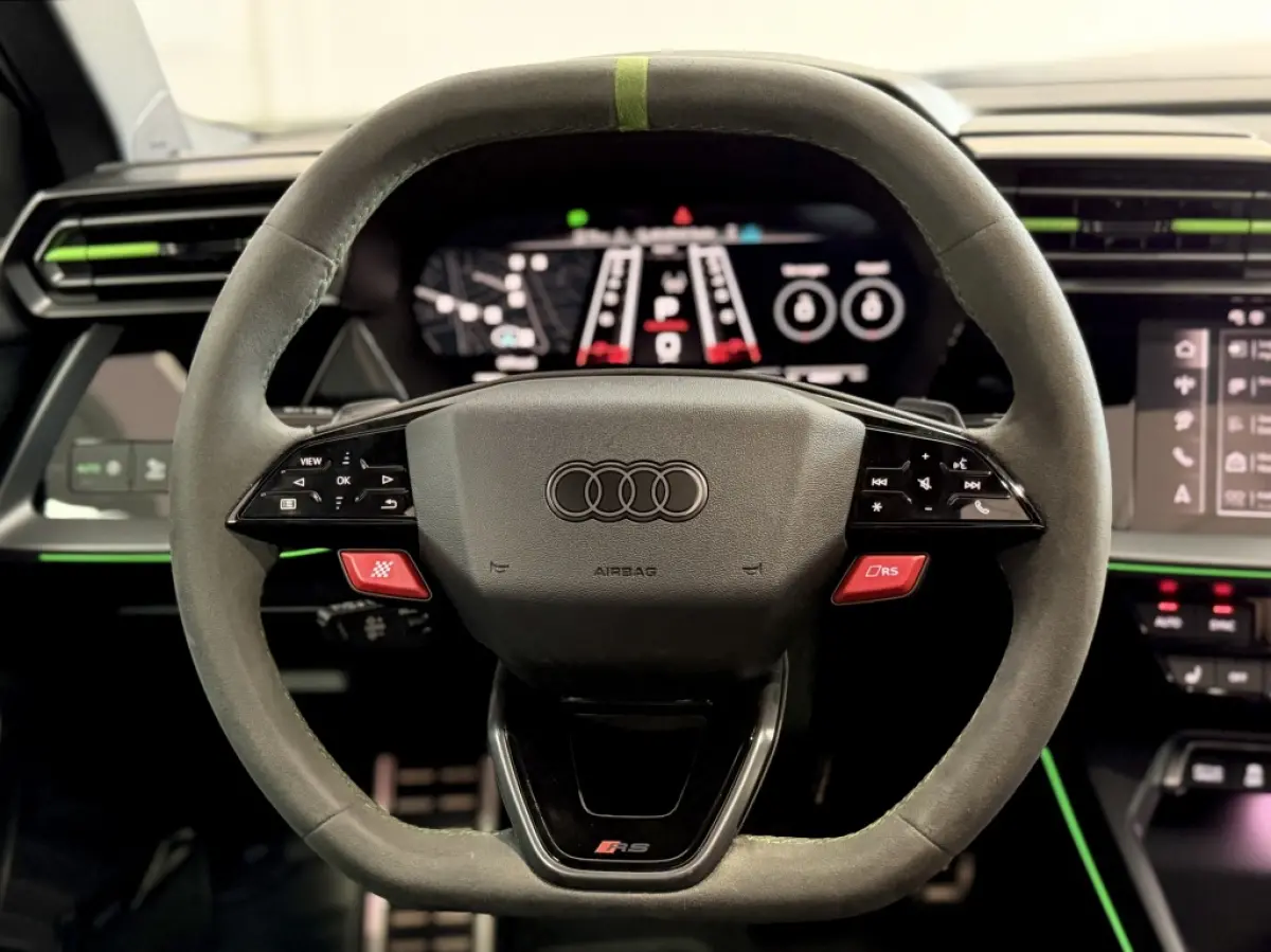 2.5 TFSI Quattro HULK ED. CARBON PANO