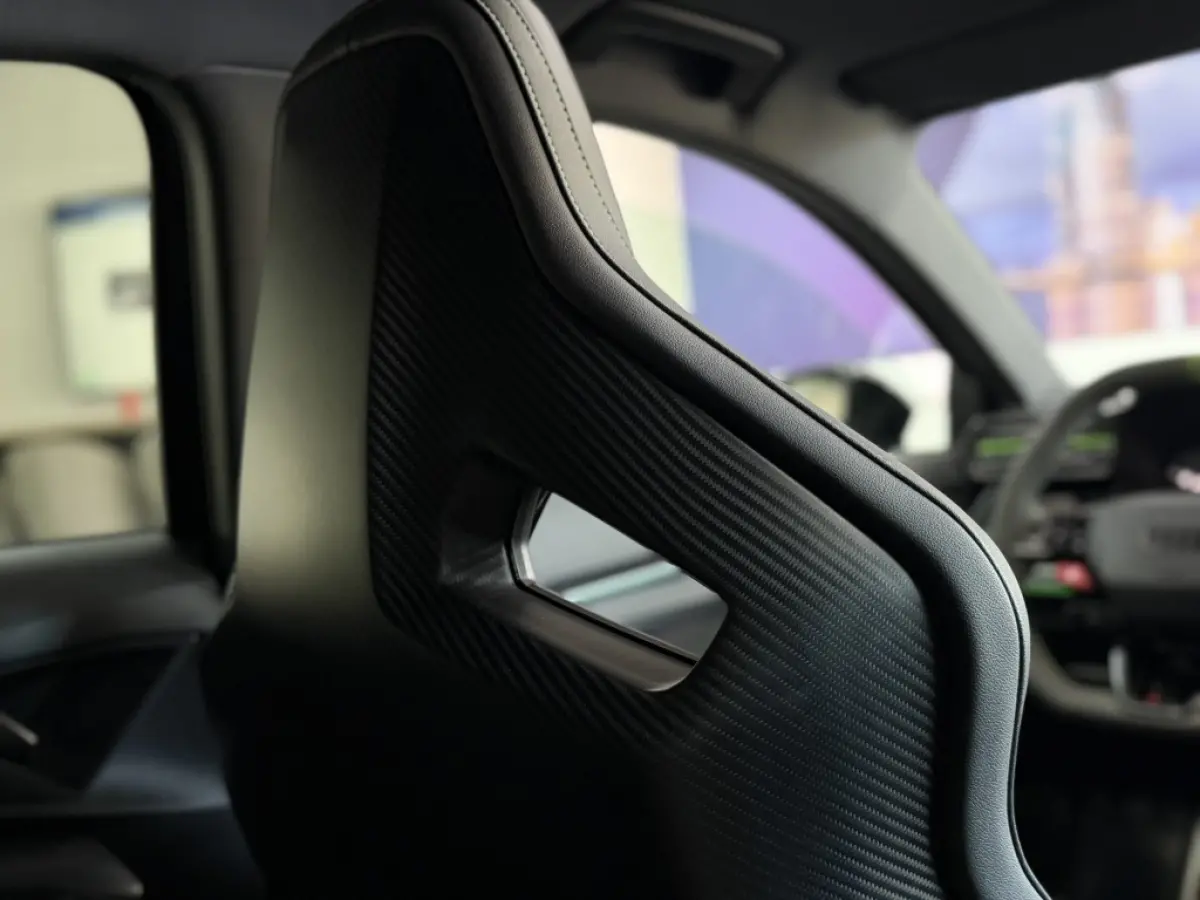 2.5 TFSI Quattro HULK ED. CARBON PANO