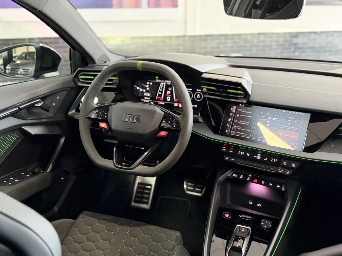 2.5 TFSI Quattro HULK ED. CARBON PANO