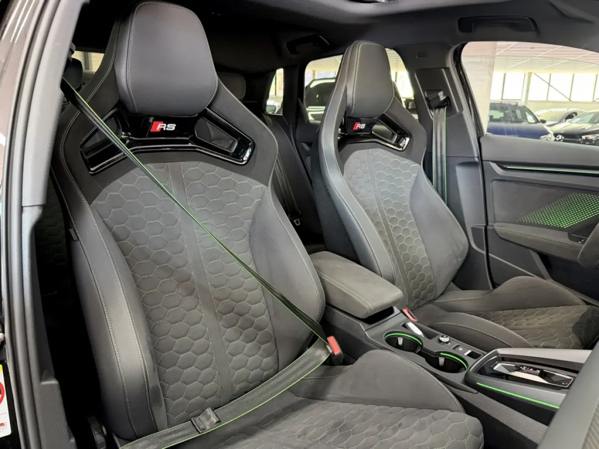 2.5 TFSI Quattro HULK ED. CARBON PANO