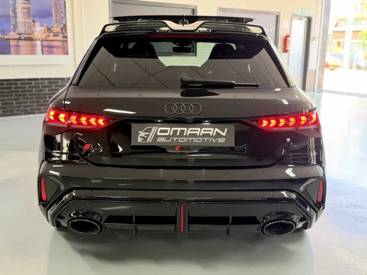 2.5 TFSI Quattro HULK ED. CARBON PANO
