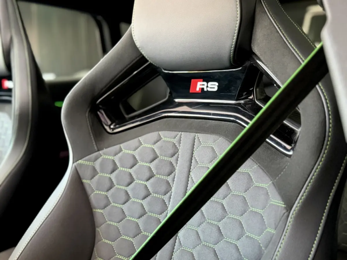 2.5 TFSI Quattro HULK ED. CARBON PANO