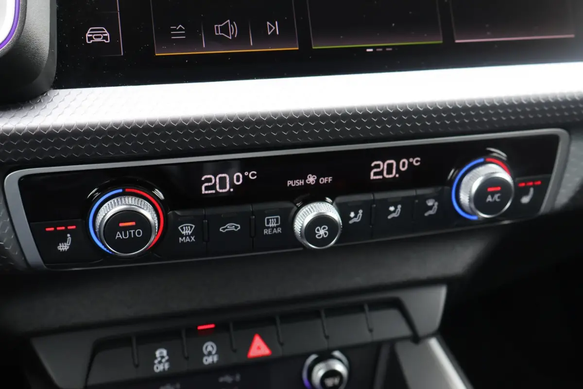 25 TFSI 95pk S-tronic | Ambient Lighting | Smartphone Interface | Climate Control | Cruise Control | Stoelverwarming