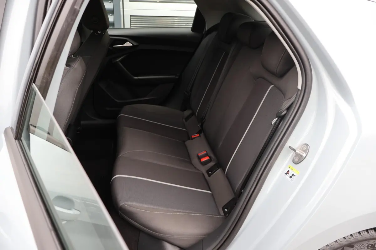 25 TFSI 95pk S-tronic | Ambient Lighting | Smartphone Interface | Climate Control | Cruise Control | Stoelverwarming