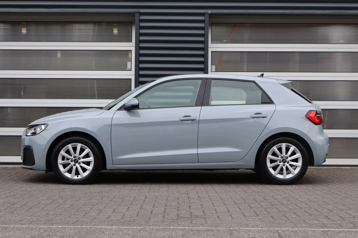 25 TFSI 95pk S-tronic | Ambient Lighting | Smartphone Interface | Climate Control | Cruise Control | Stoelverwarming