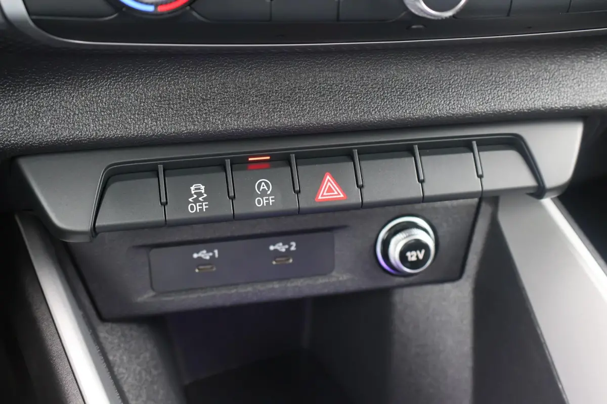 25 TFSI 95pk S-tronic | Ambient Lighting | Smartphone Interface | Climate Control | Cruise Control | Stoelverwarming