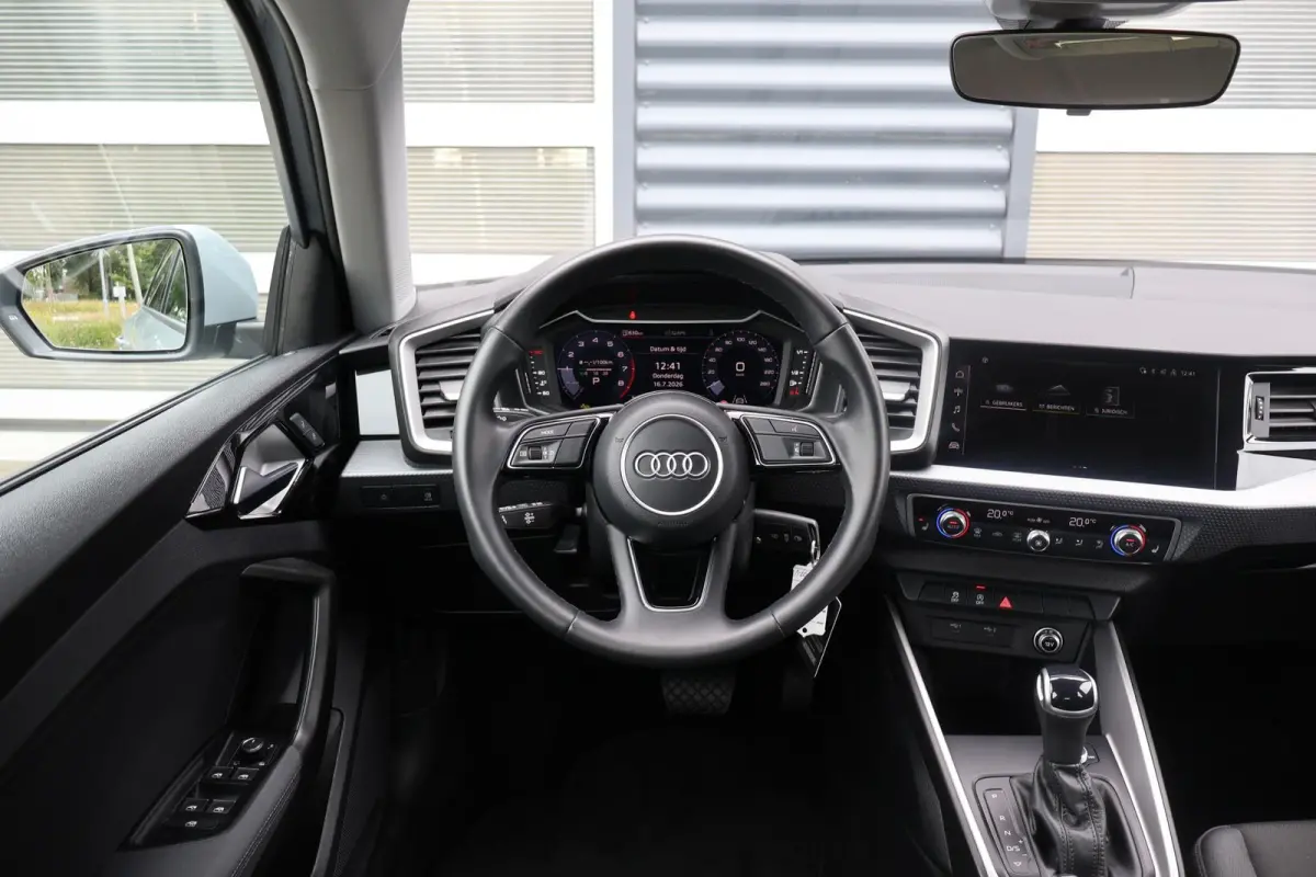25 TFSI 95pk S-tronic | Ambient Lighting | Smartphone Interface | Climate Control | Cruise Control | Stoelverwarming