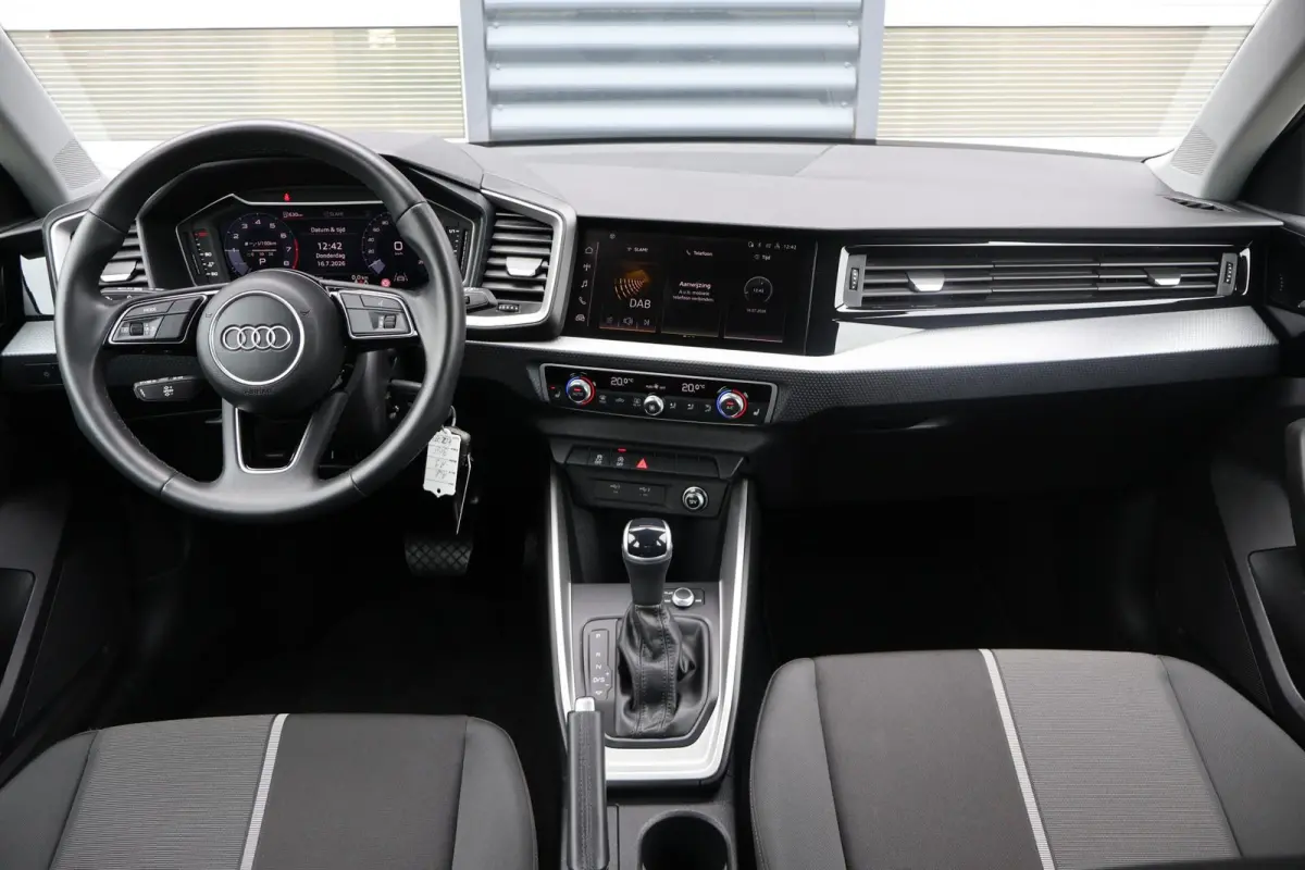 25 TFSI 95pk S-tronic | Ambient Lighting | Smartphone Interface | Climate Control | Cruise Control | Stoelverwarming