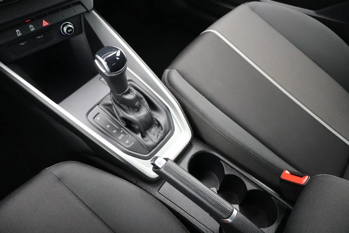 25 TFSI 95pk S-tronic | Ambient Lighting | Smartphone Interface | Climate Control | Cruise Control | Stoelverwarming