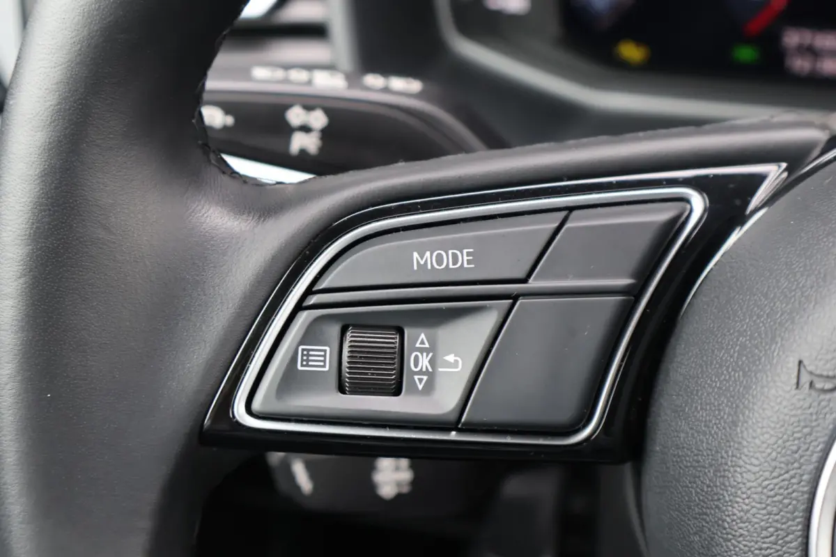 25 TFSI 95pk S-tronic | Ambient Lighting | Smartphone Interface | Climate Control | Cruise Control | Stoelverwarming