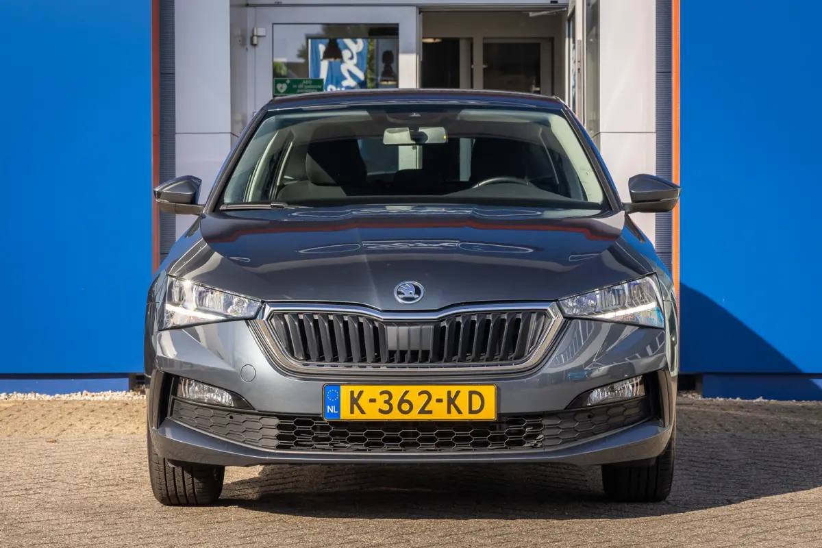 1.0 TSI Ambition | Apple Carplay/Android Auto | Digitaal dashboard | Airco | Cruise control | Navigatie | Lichtmetalen velgen | Airco | Apple Carplay/Android Auto|telefoonintegratie premium 