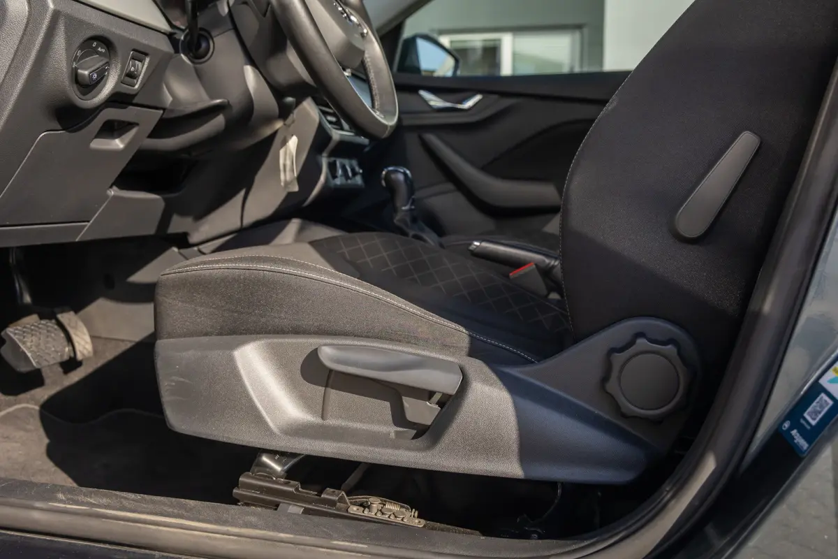 1.0 TSI Ambition | Apple Carplay/Android Auto | Digitaal dashboard | Airco | Cruise control | Navigatie | Lichtmetalen velgen | Airco | Apple Carplay/Android Auto|telefoonintegratie premium 