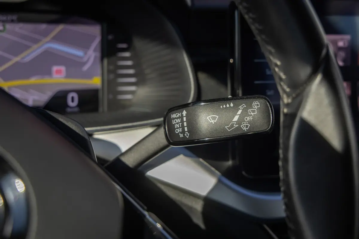 1.0 TSI Ambition | Apple Carplay/Android Auto | Digitaal dashboard | Airco | Cruise control | Navigatie | Lichtmetalen velgen | Airco | Apple Carplay/Android Auto|telefoonintegratie premium 