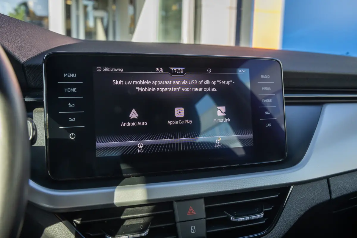 1.0 TSI Ambition | Apple Carplay/Android Auto | Digitaal dashboard | Airco | Cruise control | Navigatie | Lichtmetalen velgen | Airco | Apple Carplay/Android Auto|telefoonintegratie premium 