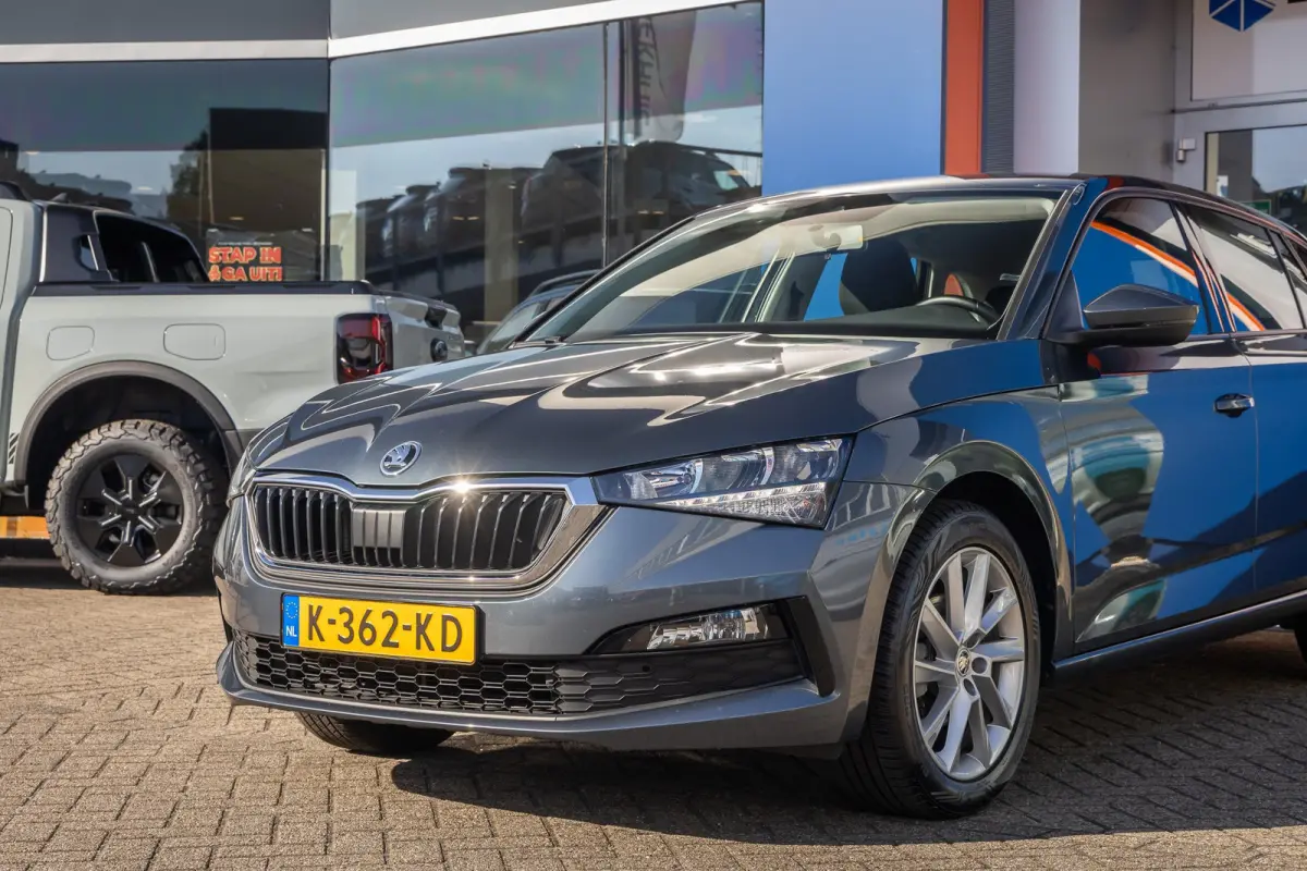 1.0 TSI Ambition | Apple Carplay/Android Auto | Digitaal dashboard | Airco | Cruise control | Navigatie | Lichtmetalen velgen | Airco | Apple Carplay/Android Auto|telefoonintegratie premium 