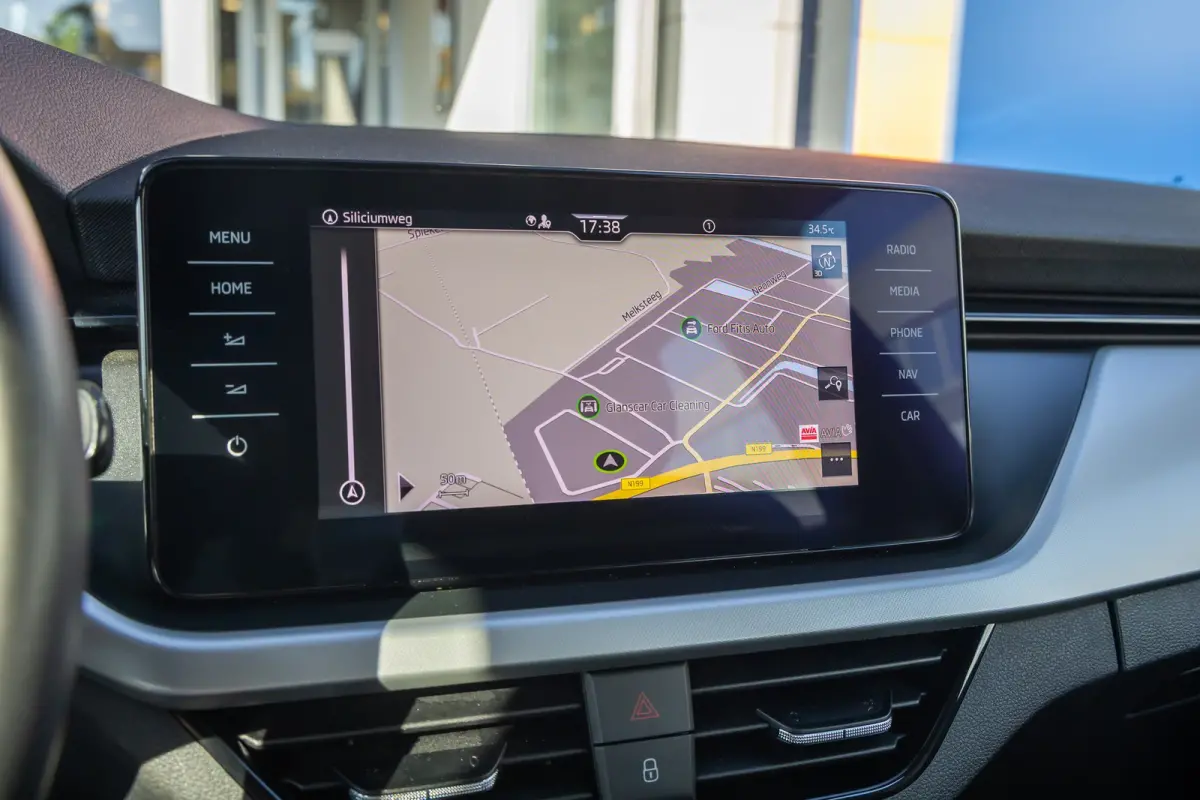 1.0 TSI Ambition | Apple Carplay/Android Auto | Digitaal dashboard | Airco | Cruise control | Navigatie | Lichtmetalen velgen | Airco | Apple Carplay/Android Auto|telefoonintegratie premium 