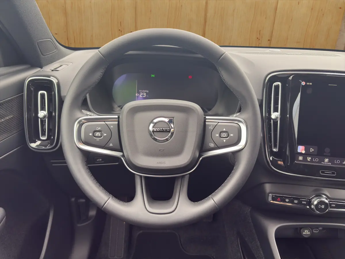 185 kW Single Motor Extended Range RWD Plus Black Edition | BLIS | 360 Camera | Stoel + Stuur Verwarming | Harman Kardon | Keyless Start / Entry |