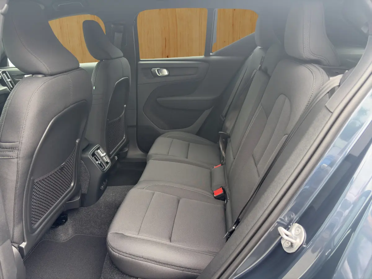 185 kW Single Motor Extended Range RWD Plus Black Edition | BLIS | 360 Camera | Stoel + Stuur Verwarming | Harman Kardon | Keyless Start / Entry |