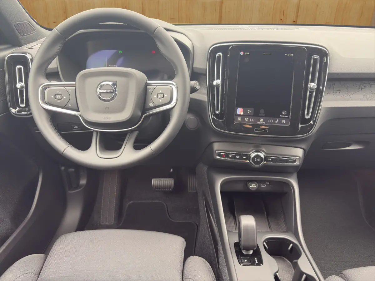 185 kW Single Motor Extended Range RWD Plus Black Edition | BLIS | 360 Camera | Stoel + Stuur Verwarming | Harman Kardon | Keyless Start / Entry |