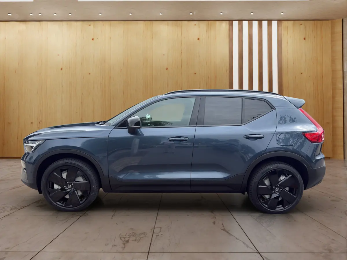 185 kW Single Motor Extended Range RWD Plus Black Edition | BLIS | 360 Camera | Stoel + Stuur Verwarming | Harman Kardon | Keyless Start / Entry |