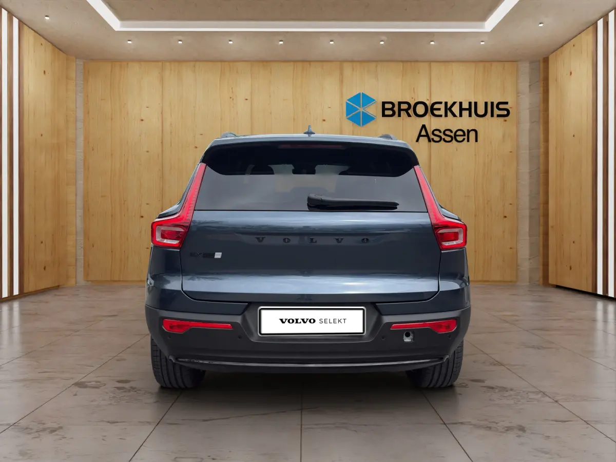 185 kW Single Motor Extended Range RWD Plus Black Edition | BLIS | 360 Camera | Stoel + Stuur Verwarming | Harman Kardon | Keyless Start / Entry |