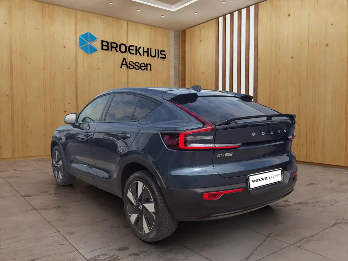 175 kW Single Motor RWD Plus Dark | BLIS | Harman Kardon | Panoramadak | Keyless start / entry | Stoel + Stuur Verwarming |