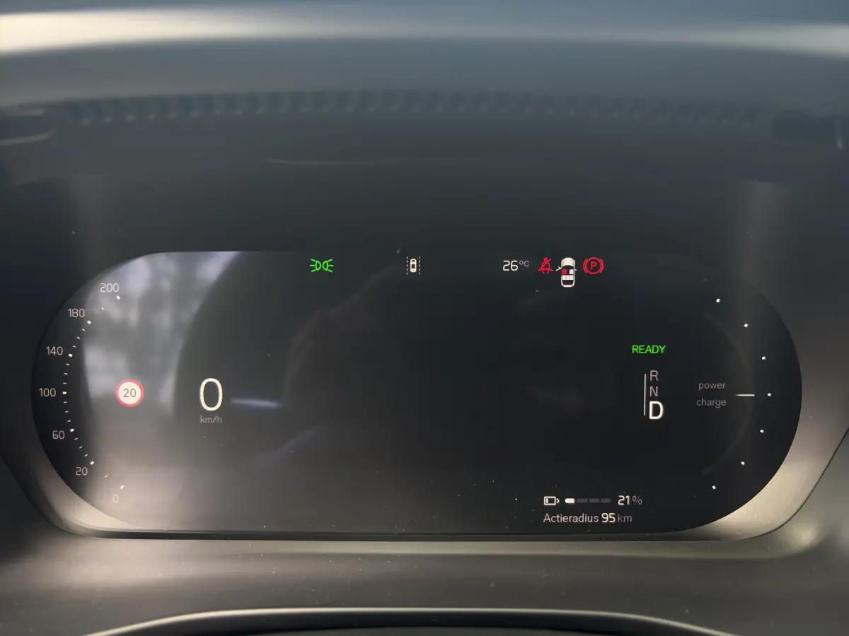 175 kW Single Motor RWD Plus Dark | BLIS | Harman Kardon | Panoramadak | Keyless start / entry | Stoel + Stuur Verwarming |