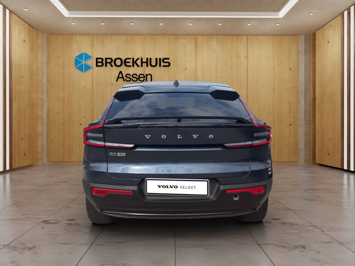 175 kW Single Motor RWD Plus Dark | BLIS | Harman Kardon | Panoramadak | Keyless start / entry | Stoel + Stuur Verwarming |