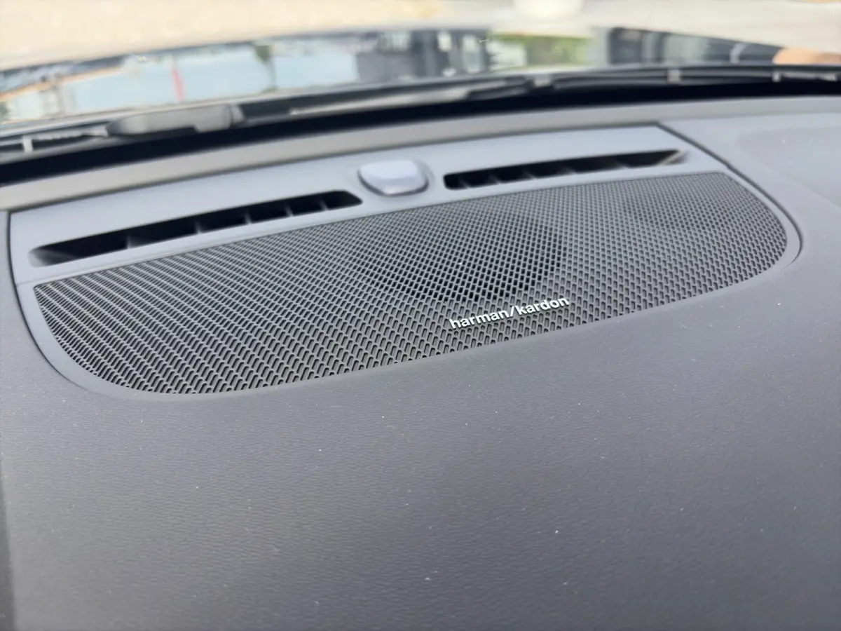 175 kW Single Motor RWD Plus Dark | BLIS | Harman Kardon | Panoramadak | Keyless start / entry | Stoel + Stuur Verwarming |