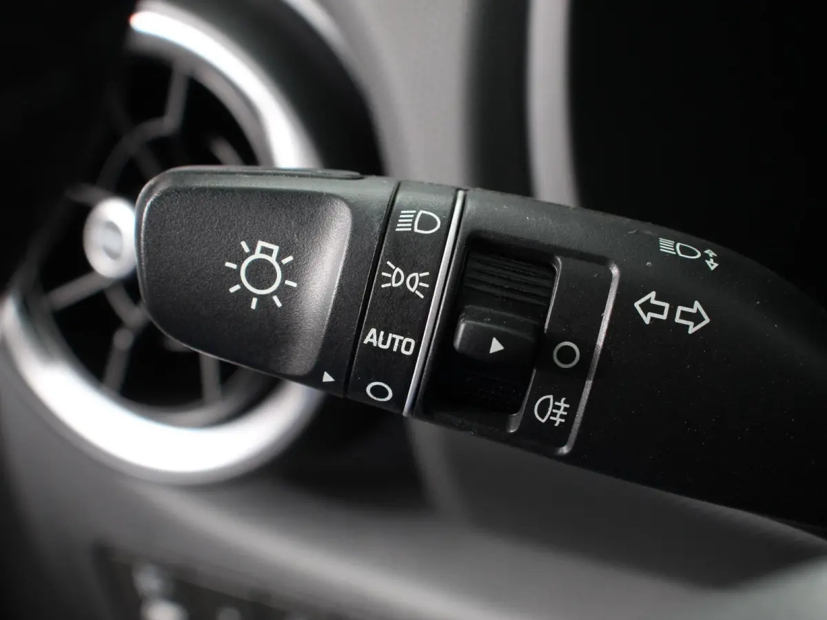 1.0 T-GDI Comfort Climate control Camera Cruise control Parkeersensoren LED Keyless Navigatie Apple Carplay/ Android Auto Lichtmetalen Velgen