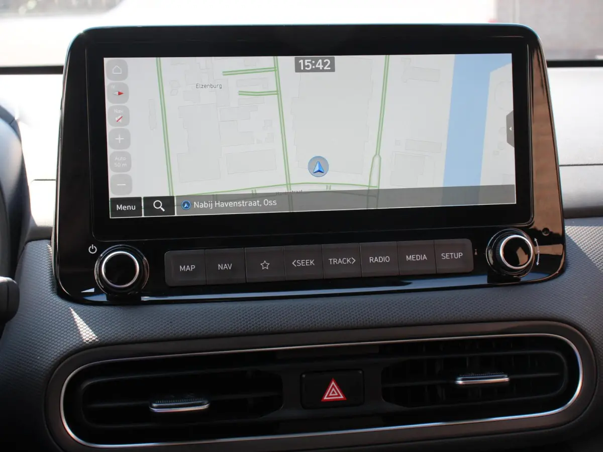 1.0 T-GDI Comfort Climate control Camera Cruise control Parkeersensoren LED Keyless Navigatie Apple Carplay/ Android Auto Lichtmetalen Velgen
