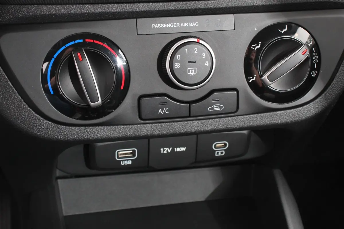1.0 Automaat Comfort 5-zits Navigatie Apple Carplay/Android Auto Cruise Control DAB Airco