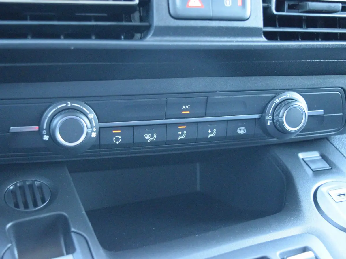 L1 50kWh | 0% rente | camera | Apple Carplay/Android Auto  | laadruimtebetimmering  | Comfort stoelen | rijklaarprijs