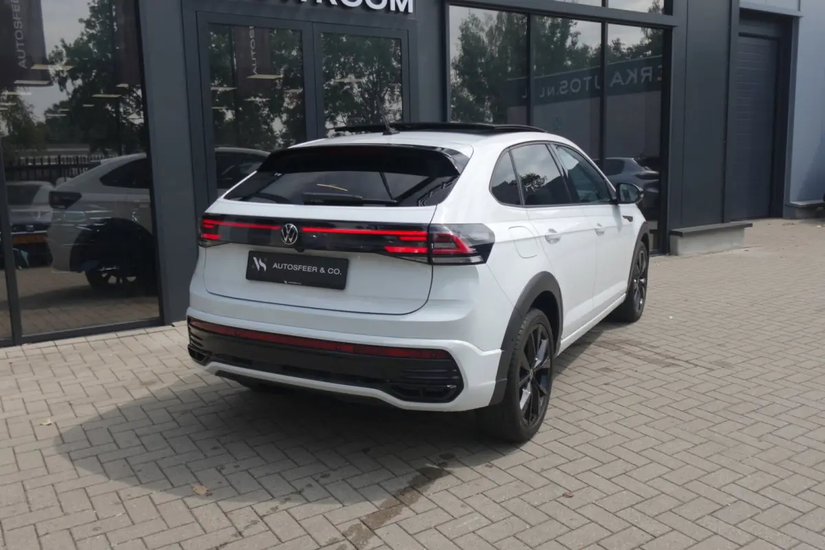 1.5 TSI R-Line PANO KEYLESS CAM