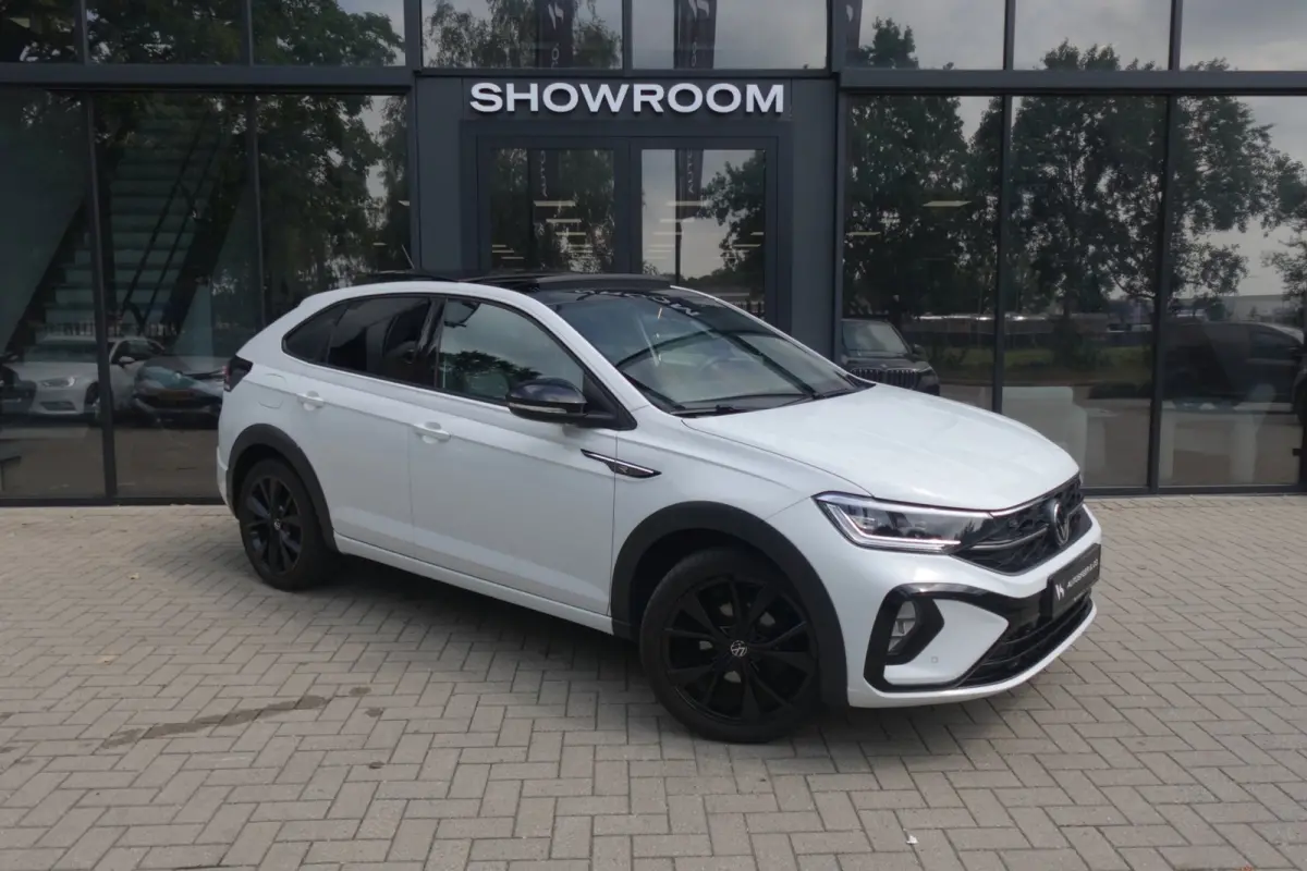 1.5 TSI R-Line PANO KEYLESS CAM