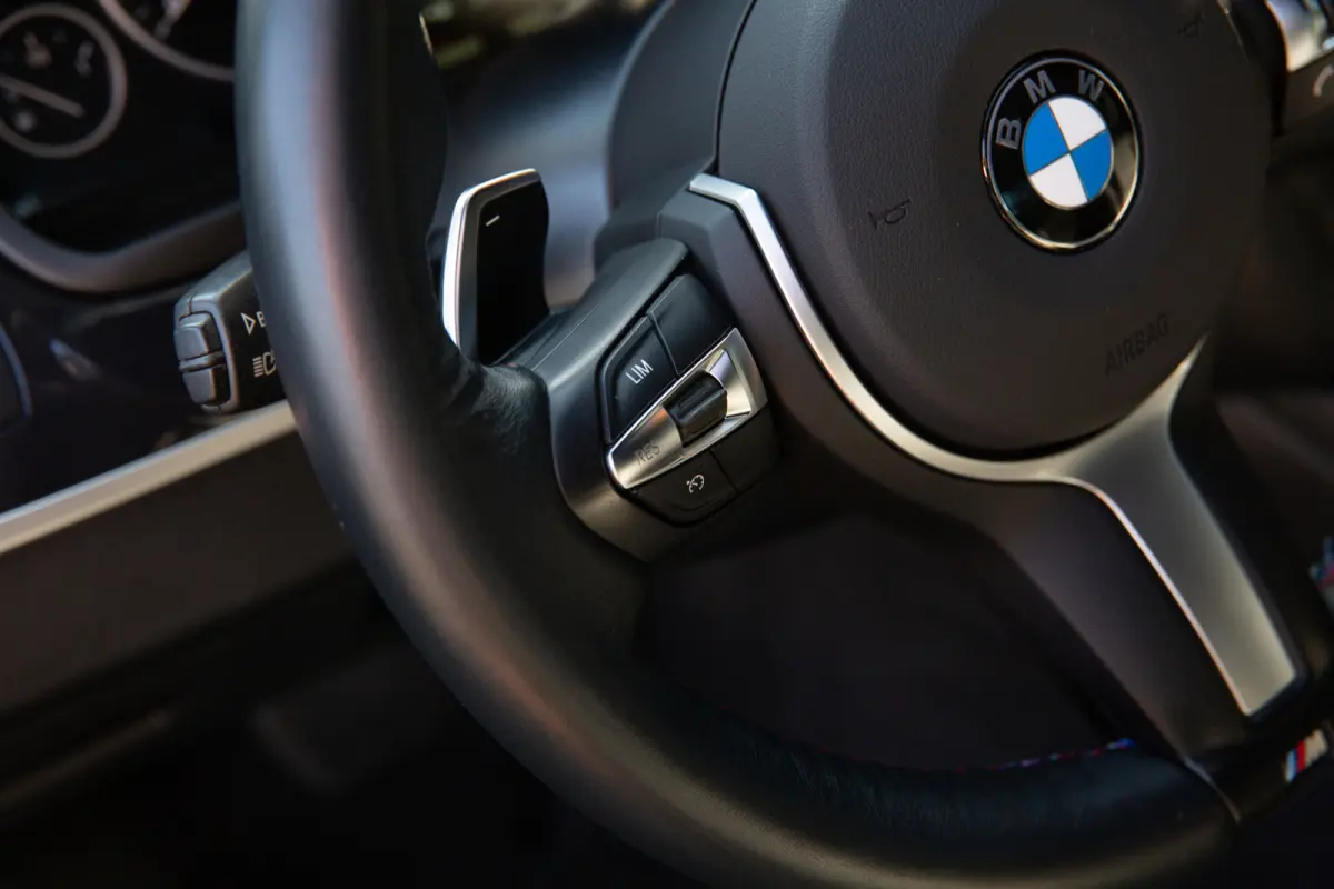 520i Executive M-Sport , Leder, PDC, 20 inch
